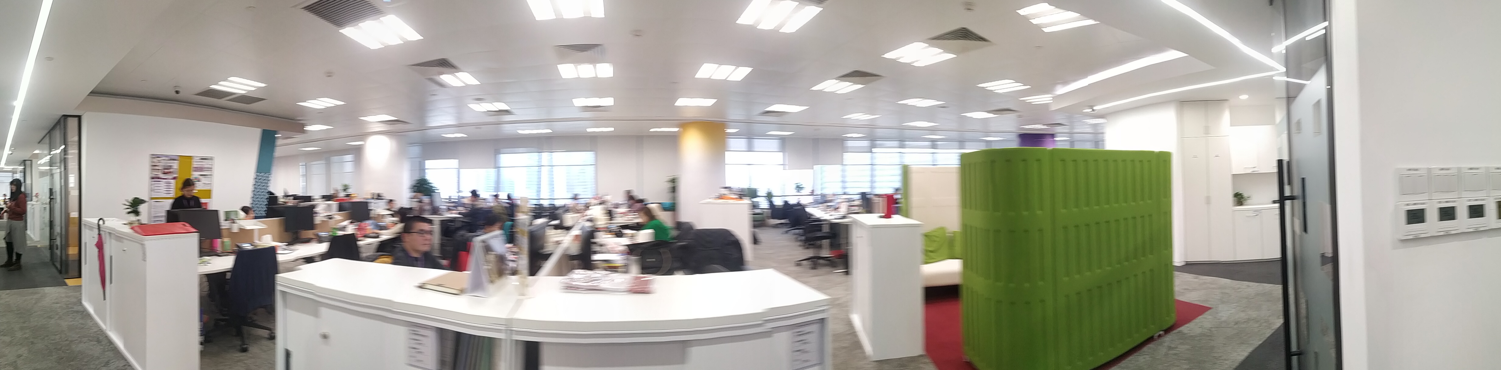上海OFFICE 办公区.jpg