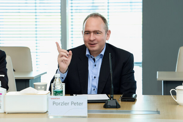 图:TÜV南德意志集团医疗健康服务部全球副总裁Peter Porzler 图:TÜV南德意志集团医疗健康服务部全球副总裁Peter Porzler