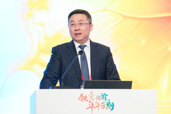 四川大学华西医院呼吸和共病研究院院长李为民教授致辞