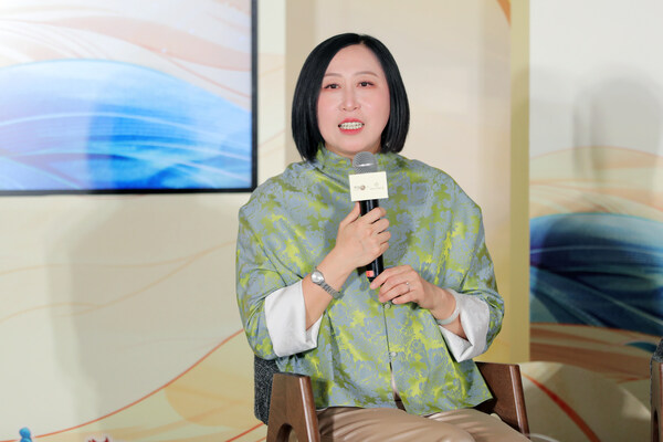 张聪女士