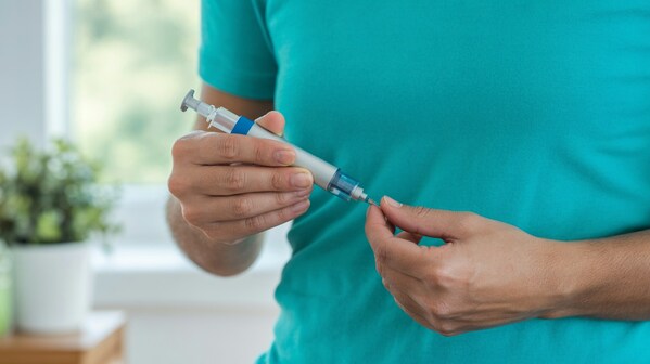患者日常使用胰岛素笔场景示意图