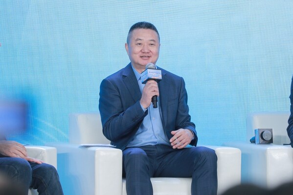 无限极（中国）有限公司行政总裁黄健龙先生