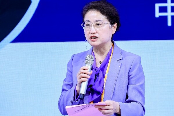 中国医药商业协会会长石晟怡女士 中国医药商业协会会长石晟怡女士