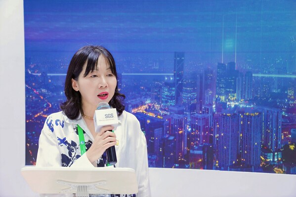 SGS中国管理与保证事业群可持续发展总经理李蕾在联众医疗获颁SGS数据资产管理体系认证证书颁证仪式上发言