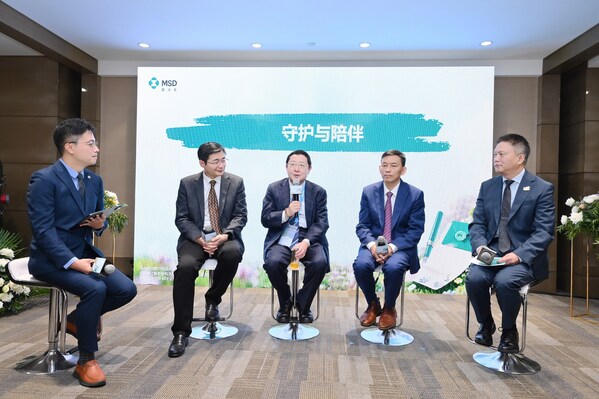 圆桌讨论（从左至右分别为主持人、惠周光教授、陆舜教授、宋勇教授、林人树先生）