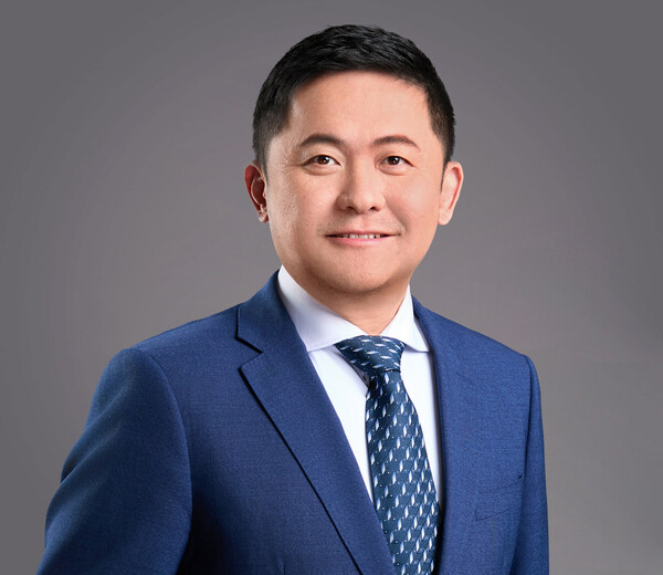 复宏汉霖执行董事、首席执行官朱俊博士 复宏汉霖执行董事、首席执行官朱俊博士